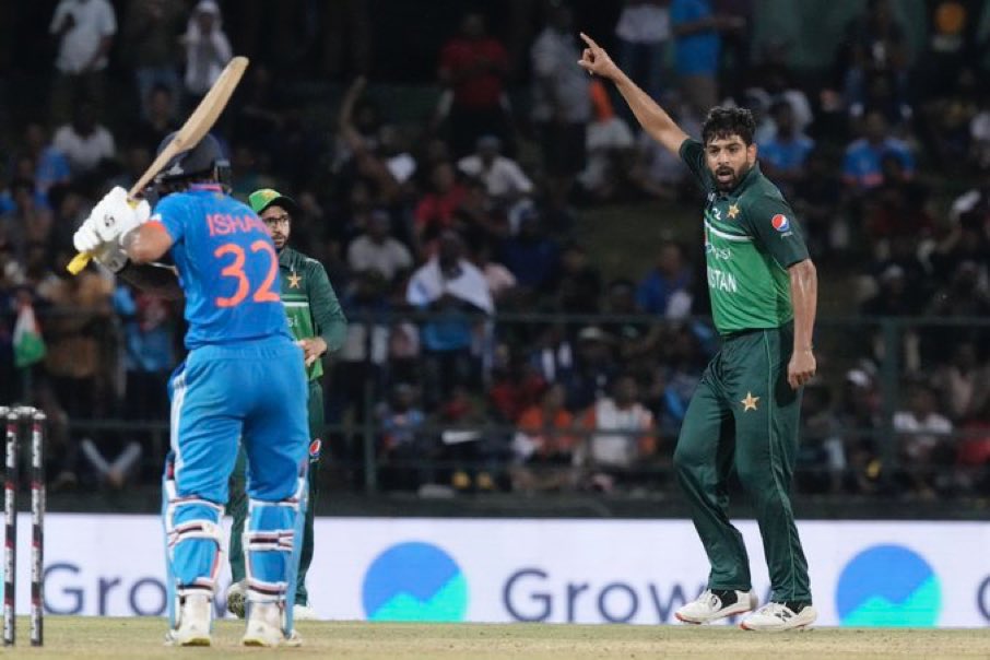 Haris Rauf, who showed arrogance in the Asia Cup, was slapped by Rohit Sharma in the World Cup.